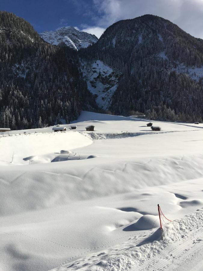 Appartements Fam. Gleinser Mirella Neustift im Stubaital Exterior foto